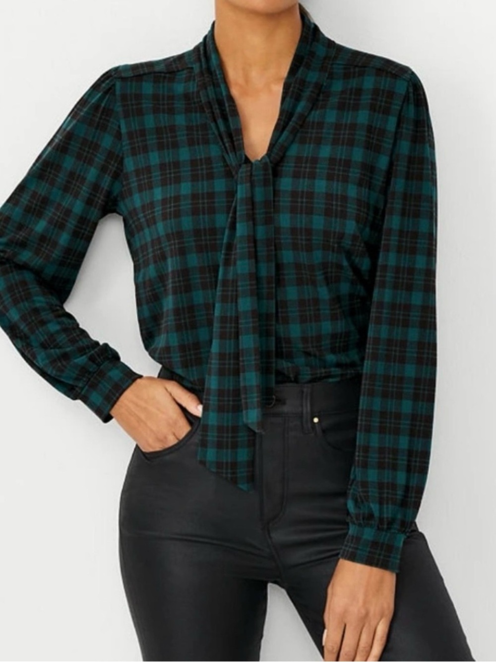 Ann Taylor Plaid Tie Neck Long Sleeves Top Women’s Size M Green Black